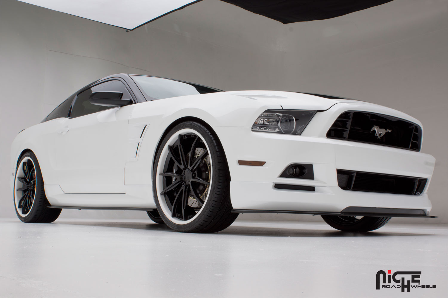 photo 1 Ford Mustang custom wheels Niche Monza 22x, ET , tire size X R22. x ET 