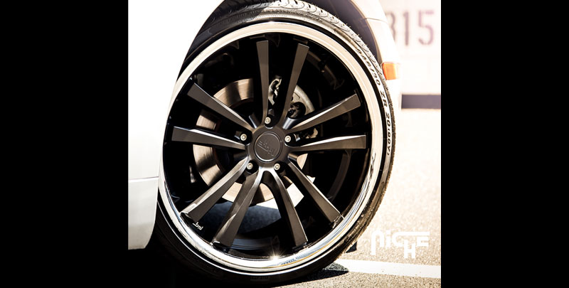 photo 1 Infiniti G35 custom wheels Niche Concourse - M885 20x8.5, ET +25, tire size 245/30 R20. 20x10.5 ET+30 305/30 R20