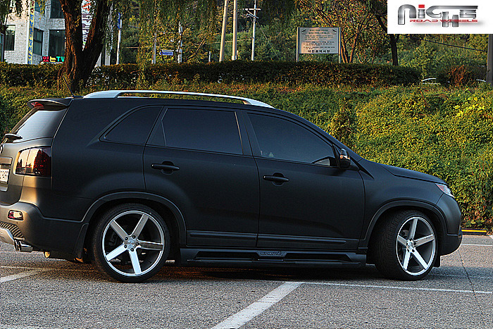 photo 4 Kia Sorento custom wheels Niche Milan - M135 20x, ET , tire size 285/30 R20. x ET 