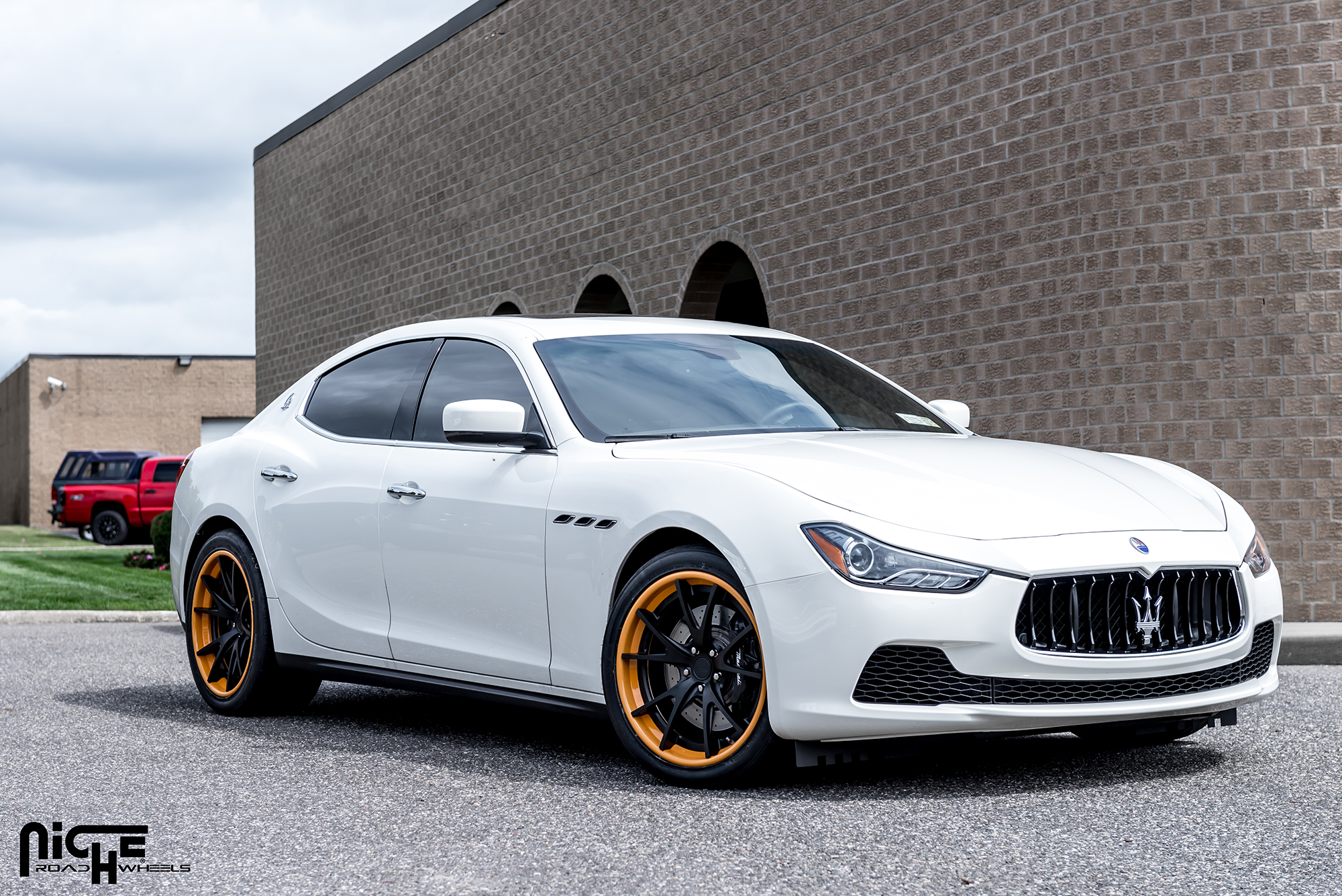 photo 4 Maserati Ghibli custom wheels Niche Stüttgart 20x9.0, ET , tire size 245/20 R20. 20x10.5 ET 295/35 R20