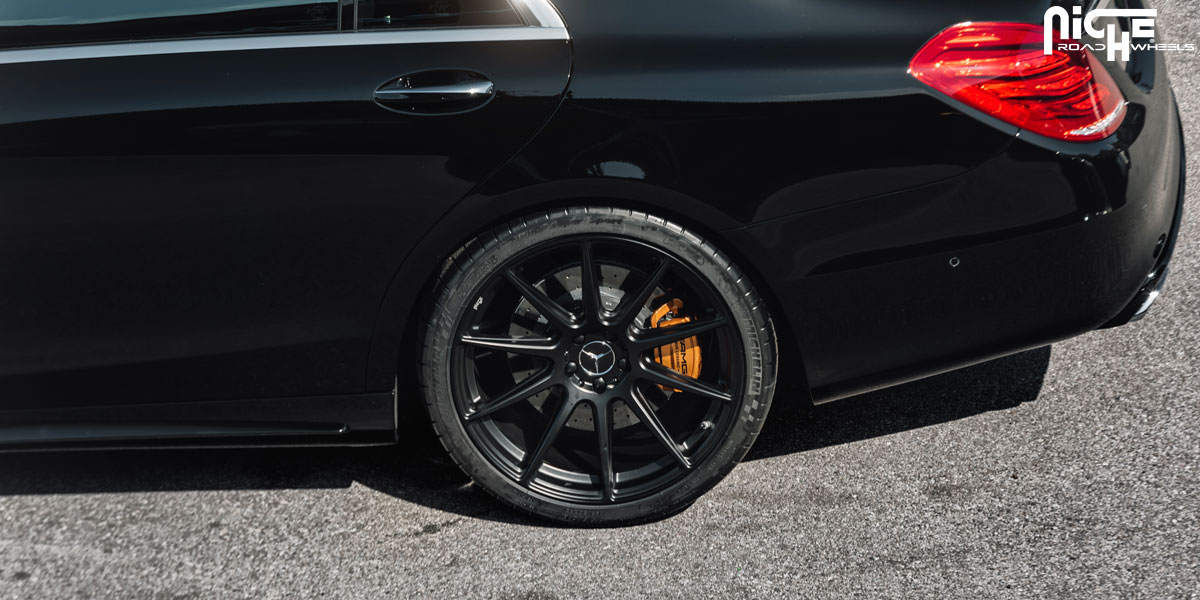 photo 2 Mercedes-Benz AMG S custom wheels Niche Essen - M147 21x9.0, ET , tire size 245/30 R21. 21x10.5 ET 295/30 R21