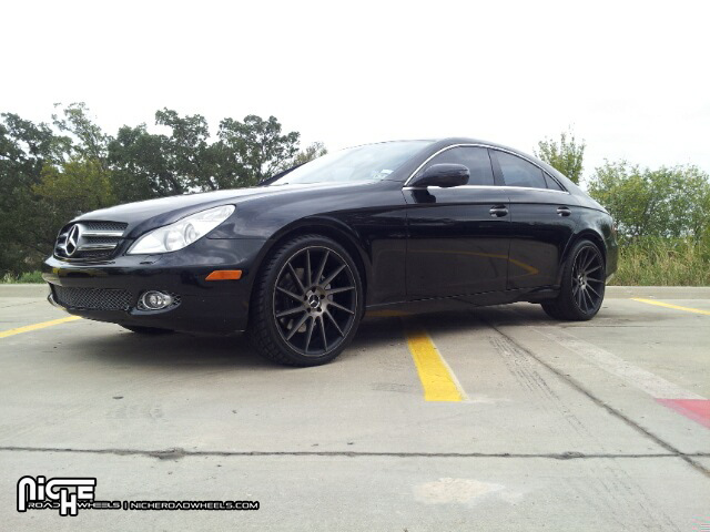 photo 2 Mercedes-Benz CLS-Class custom wheels Niche Surge - M114 20x, ET +25, tire size 245/35 R20. 20x ET+27 285/30 R20