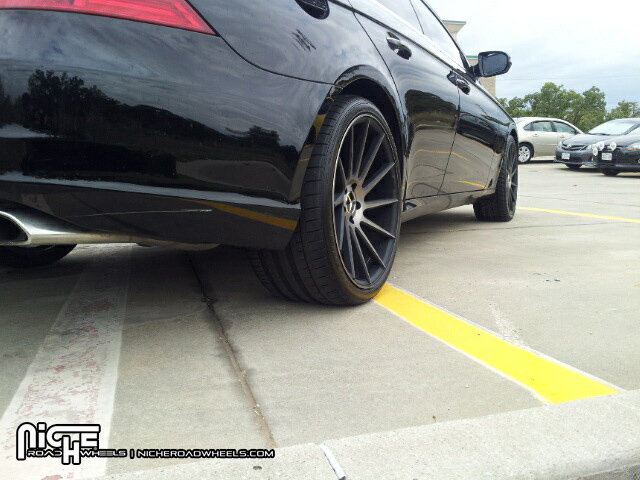 photo 4 Mercedes-Benz CLS-Class custom wheels Niche Surge - M114 20x, ET +25, tire size 245/35 R20. 20x ET+27 285/30 R20