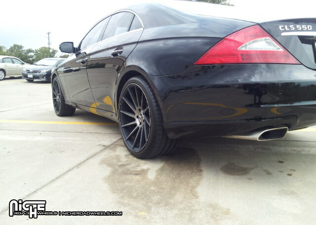 photo 1 Mercedes-Benz CLS-Class custom wheels Niche Surge - M114 20x, ET +25, tire size 245/35 R20. 20x ET+27 285/30 R20
