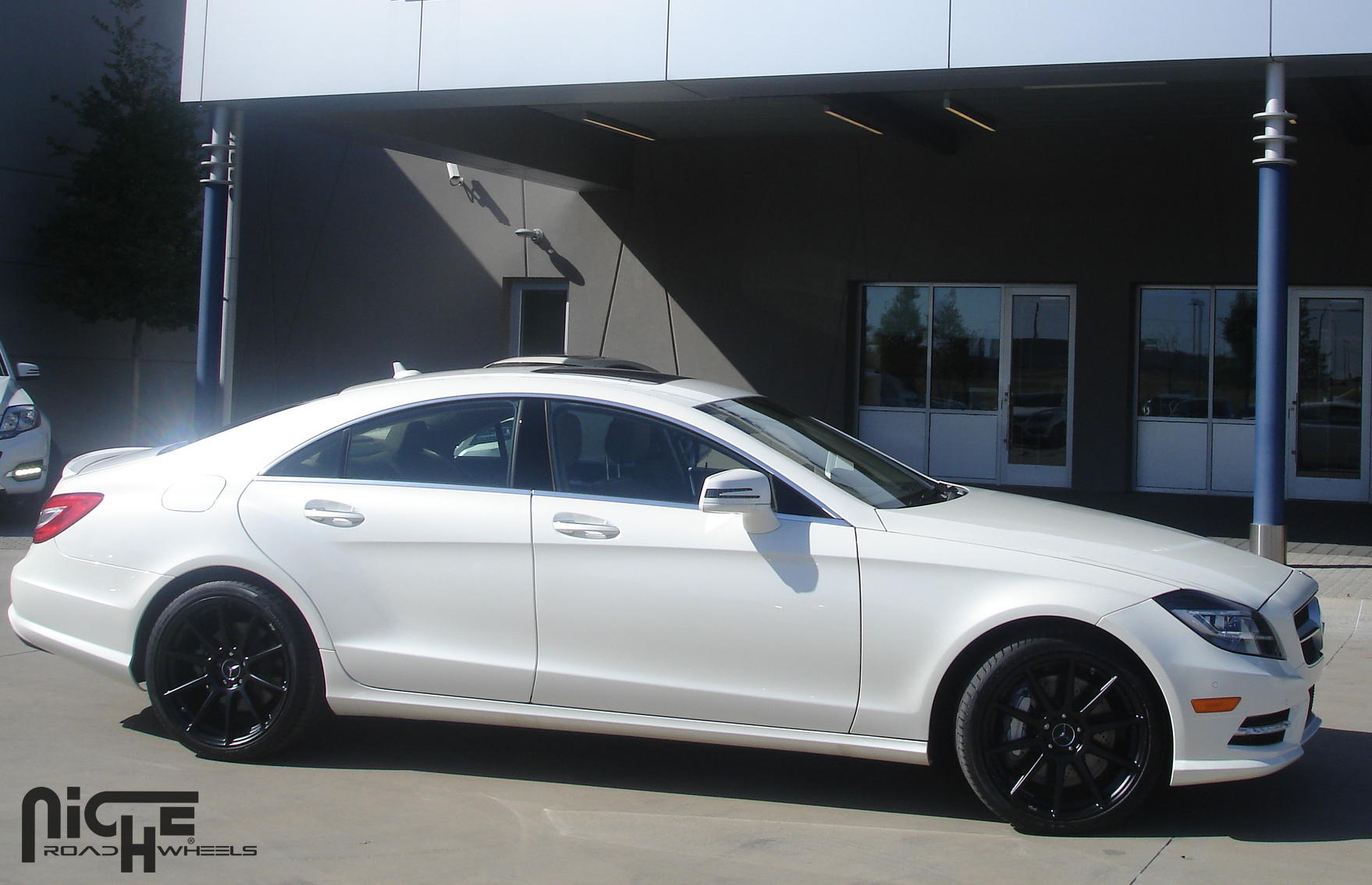 photo 4 Mercedes-Benz CLS-Class custom wheels Niche Essen - M147 19x8.5, ET , tire size 255/35 R19. 19x10.0 ET 285/30 R19