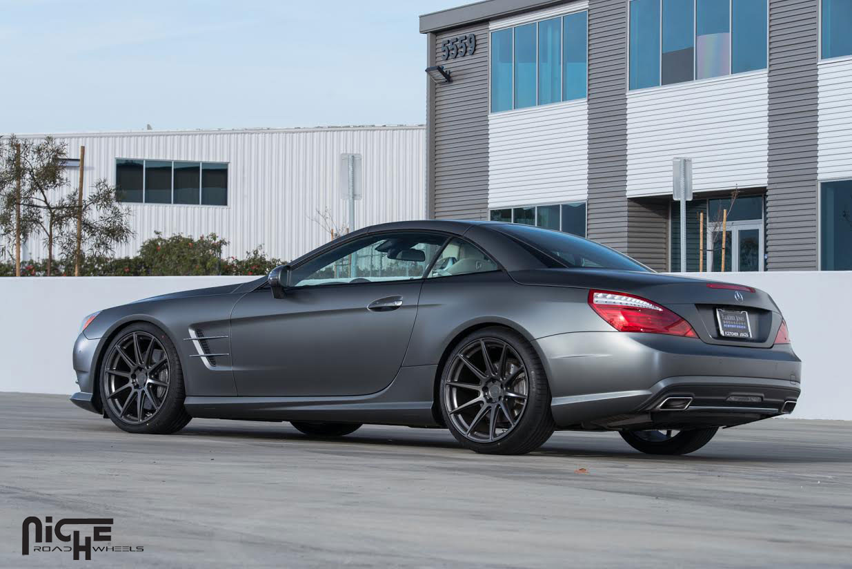 photo 2 Mercedes-Benz SL-Class custom wheels Niche Essen - M147 20x8.5, ET , tire size 245/35 R20. 20x10.5 ET 285/30 R20