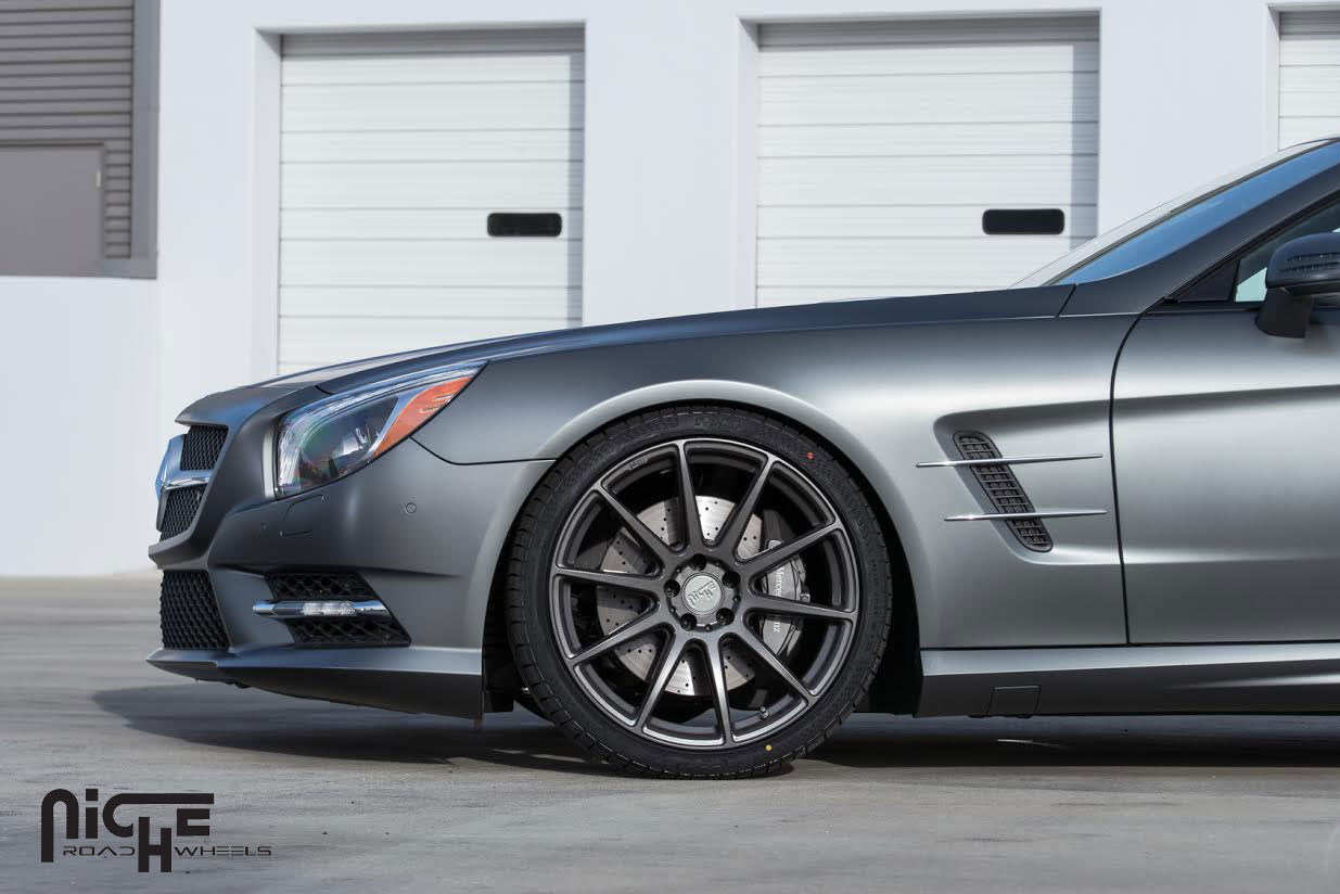 photo 1 Mercedes-Benz SL-Class custom wheels Niche Essen - M147 20x8.5, ET , tire size 245/35 R20. 20x10.5 ET 285/30 R20