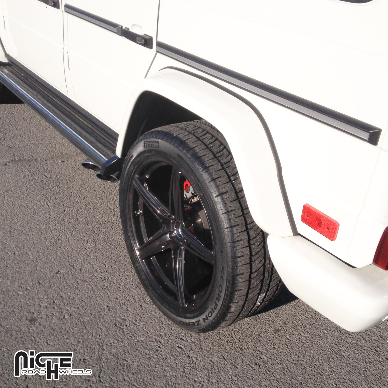 photo 1 Mercedes-Benz G-Class custom wheels Niche Apex 22x, ET , tire size X R22. x ET 