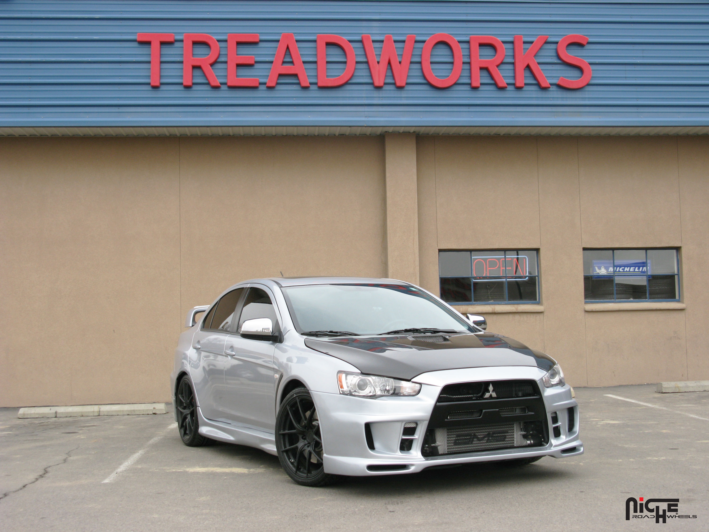 photo 2 Mitsubishi Lancer Evolution custom wheels Niche GSR Targa 19x, ET , tire size X R19. x ET