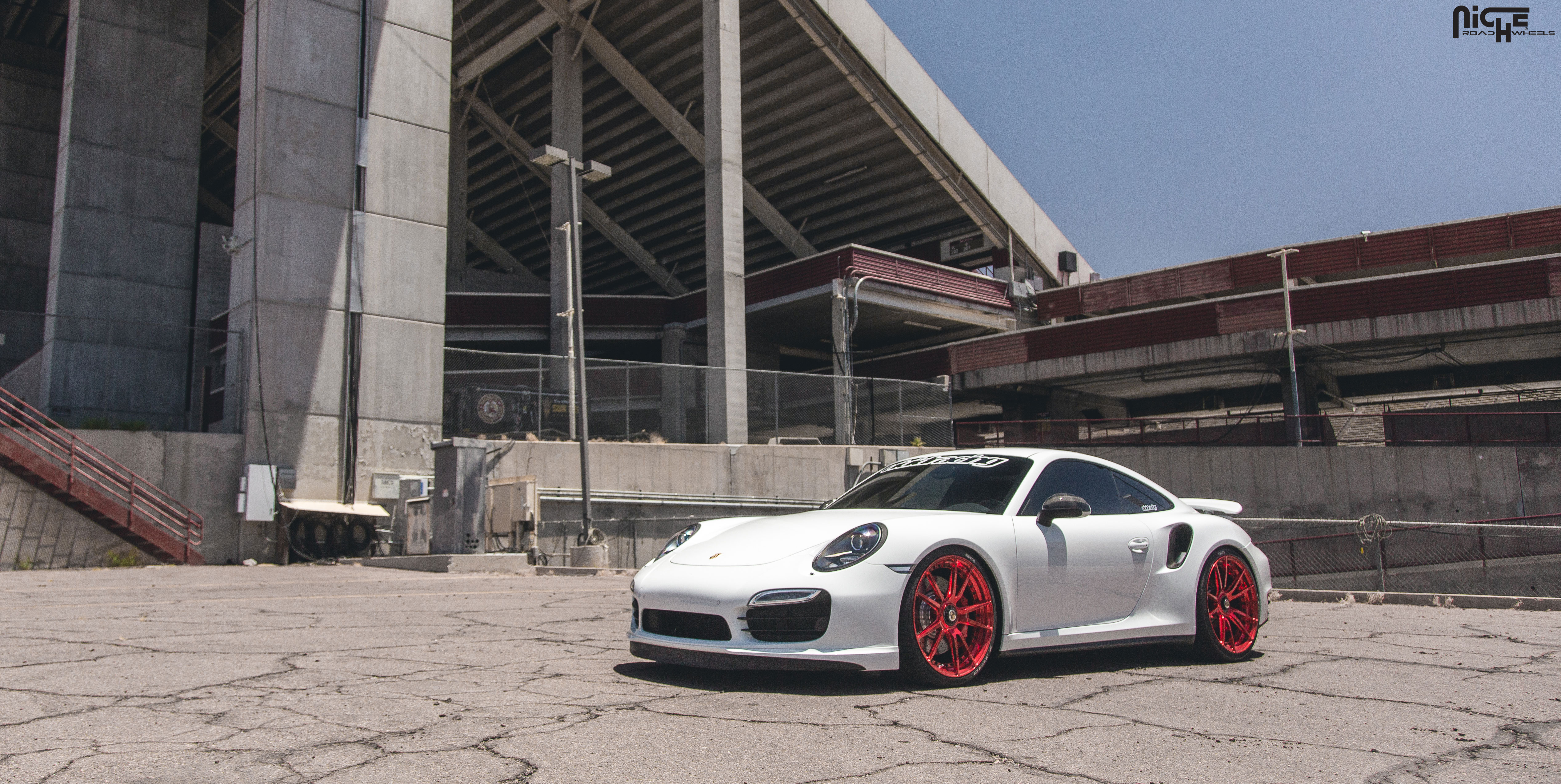 photo 2 Porsche 911 custom wheels Niche Grand Prix 21x9.0, ET , tire size 325/25 R21. 21x12.0 ET 255/30 R21