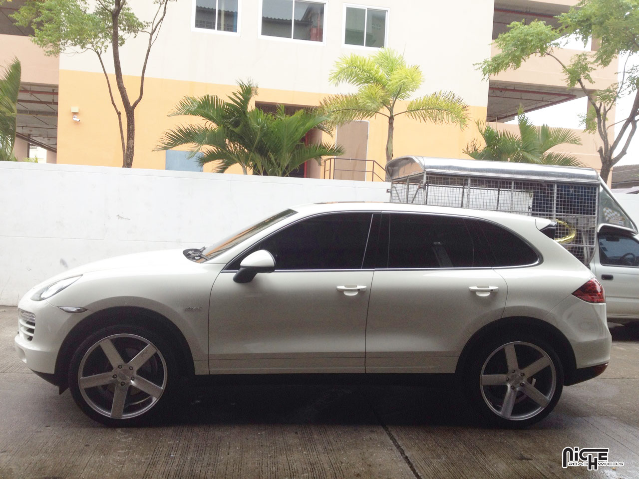 photo 2 Porsche Cayenne custom wheels Niche Milan - M135 SUV 22x10.0, ET , tire size X R22. x ET 