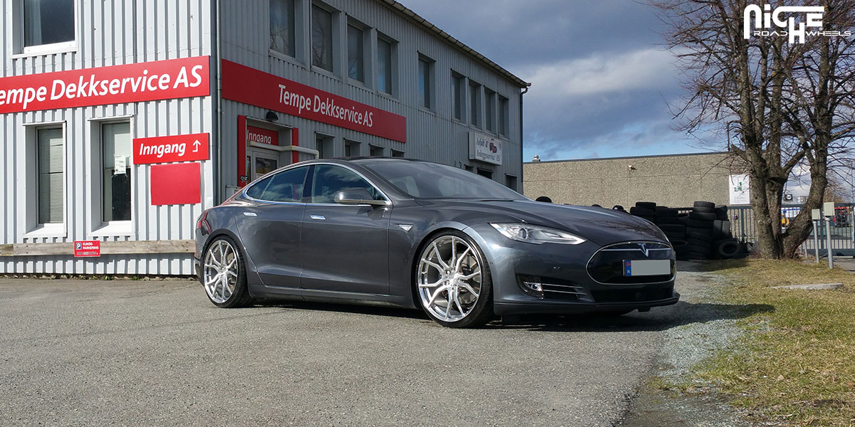 photo 3 Tesla Model S custom wheels Niche Ascari 22x9.0, ET , tire size 245/30 R22. 22x10.5 ET 295/25 R22