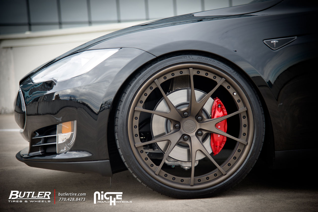 photo 5 Tesla Model S custom wheels Niche Stüttgart 22x, ET +30, tire size X R22. 22x ET+35 