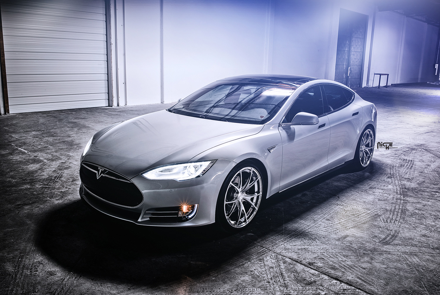 photo 3 Tesla Model S custom wheels Niche Stüttgart 21x9.0, ET , tire size X R21. 21x10.5 ET 