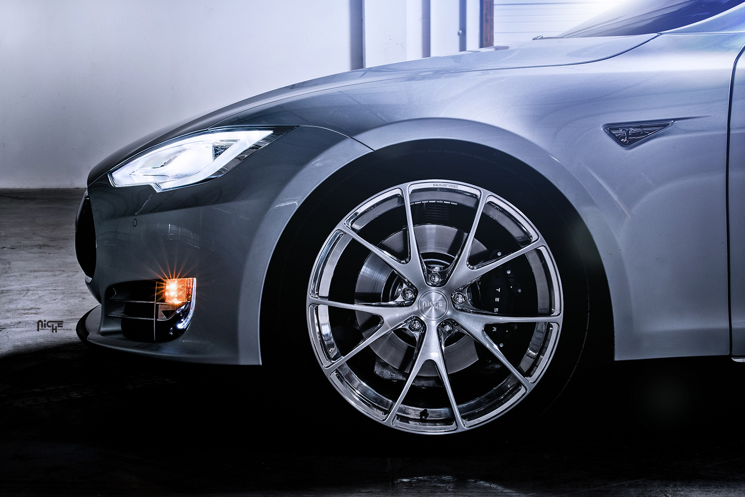 photo 1 Tesla Model S custom wheels Niche Stüttgart 21x9.0, ET , tire size X R21. 21x10.5 ET 