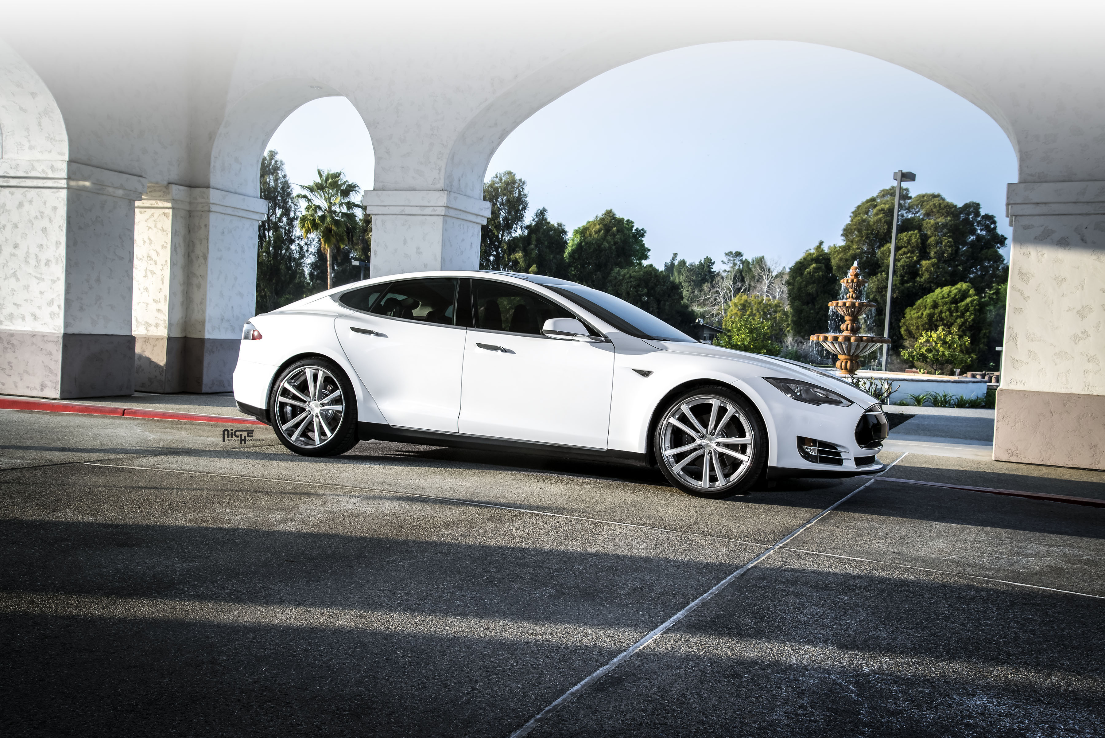 photo 1 Tesla Model S custom wheels Niche Concourse 22x8.5, ET , tire size 245/30 R22. 22x9.5 ET 285/30 R22