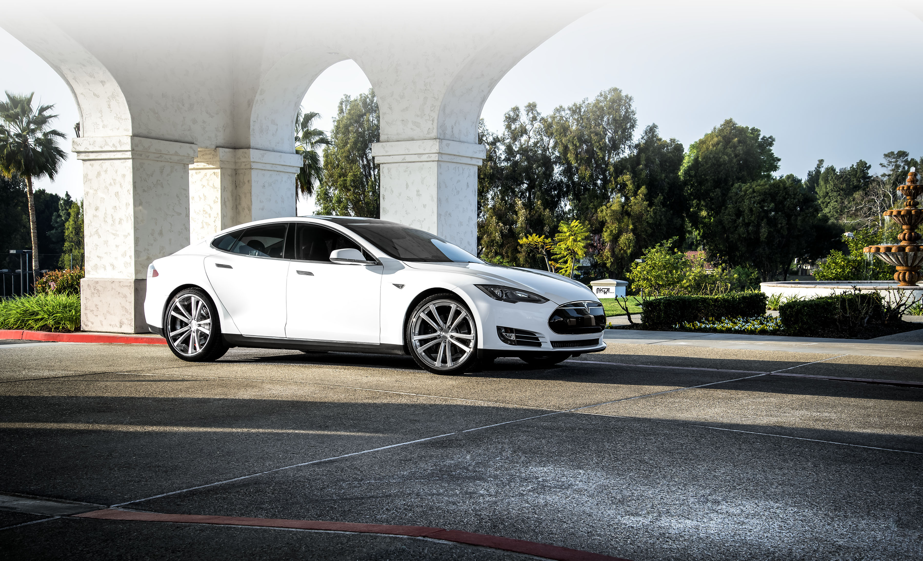 photo 4 Tesla Model S custom wheels Niche Concourse 22x8.5, ET , tire size 245/30 R22. 22x9.5 ET 285/30 R22
