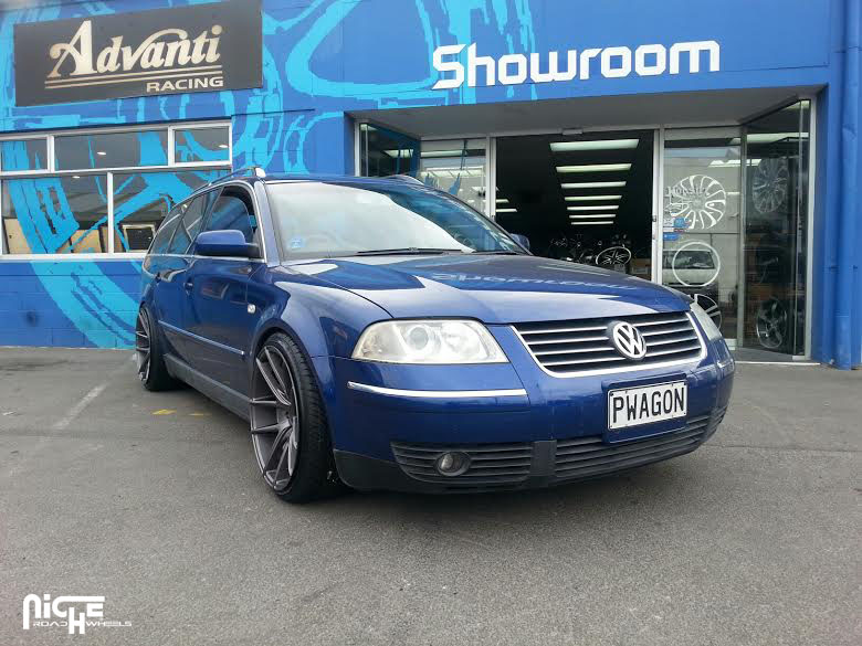 photo 3 Volkswagen Passat custom wheels Niche Targa - M129 19x, ET , tire size 225/35 R19. x ET 