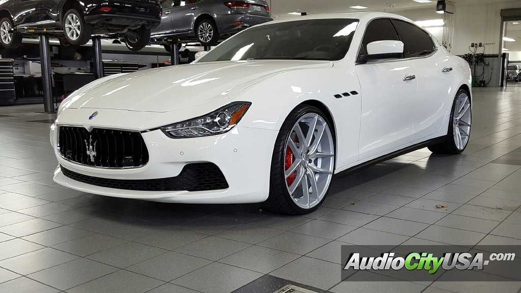 photo 1 Maserati Ghibli custom wheels Niche Targa 22x9.0, ET , tire size 245/30 R22. 22x10.5 ET 295/25 R22