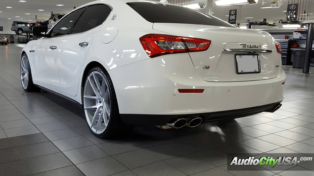 photo 3 Maserati Ghibli custom wheels Niche Targa 22x9.0, ET , tire size 245/30 R22. 22x10.5 ET 295/25 R22