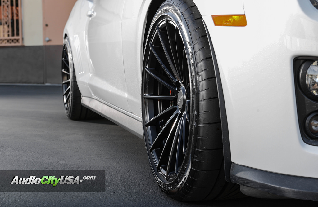 photo 4 Chevrolet Camaro custom wheels Varro VD 09 20x10.0, ET , tire size 285/35 R20. 20x11.0 ET 305/35 R20