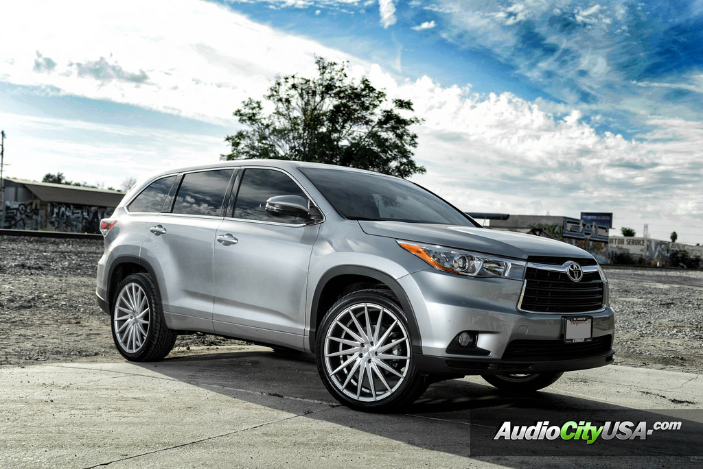 photo 4 Toyota Highlander custom wheels Varro VD 15 22x9.0, ET , tire size 265/40 R22. x ET