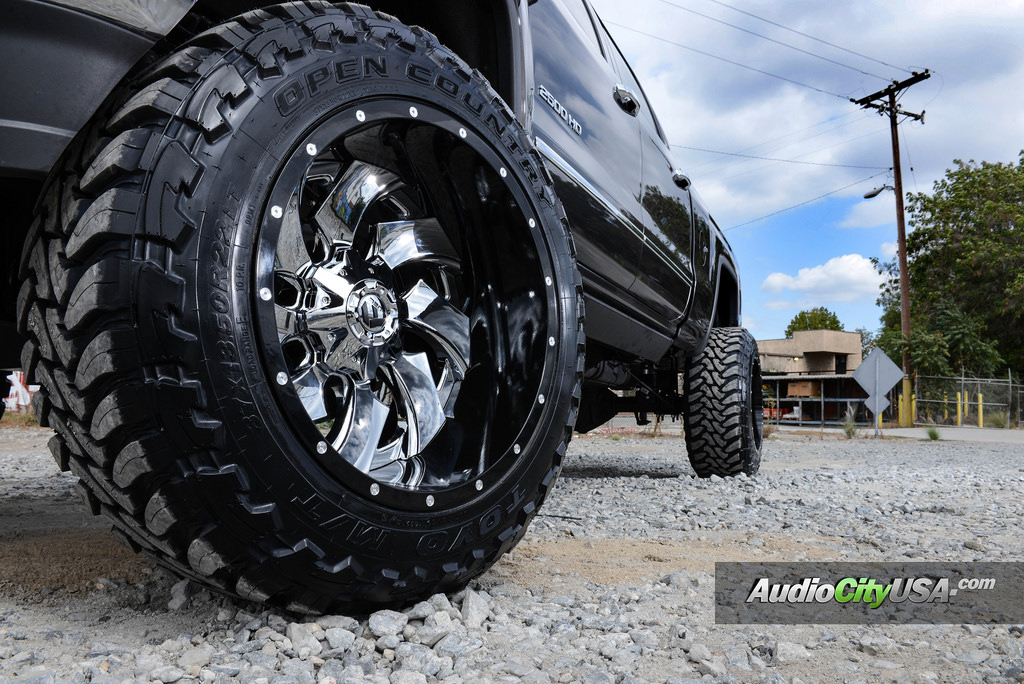 photo 1 GMC Sierra 1500 custom wheels Fuel Cleaver 22x14.0, ET , tire size 345/55 R22. x ET 