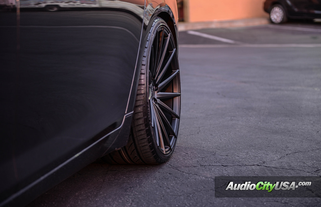 photo 2 BMW 740 custom wheels Varro VD 15 22x9.0, ET , tire size 245/30 R22. 22x10.5 ET 295/25 R22