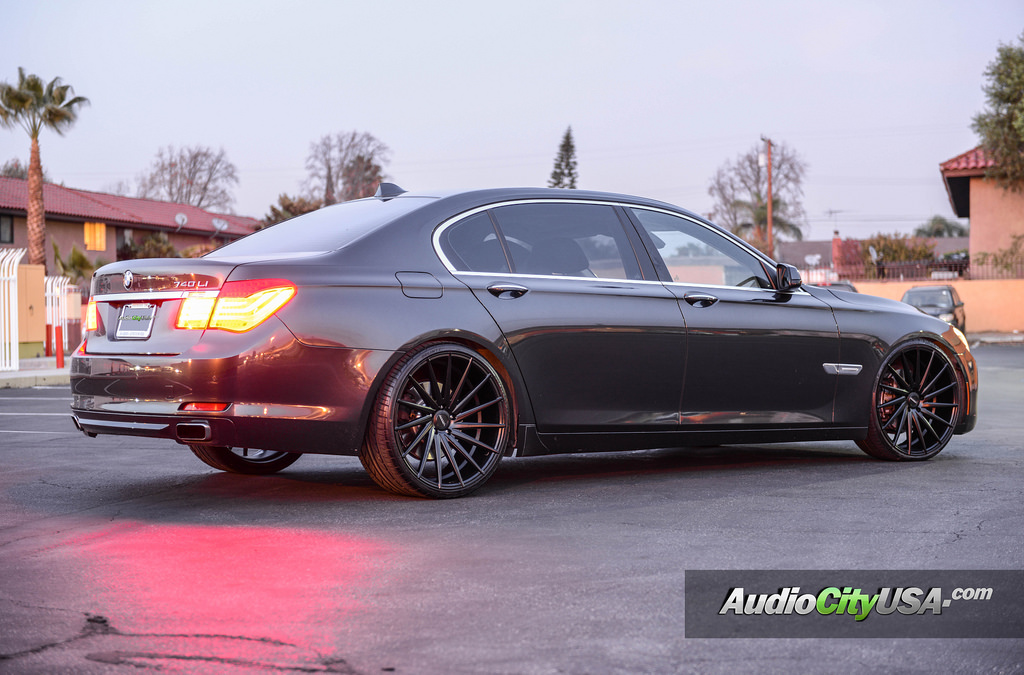 photo 4 BMW 740 custom wheels Varro VD 15 22x9.0, ET , tire size 245/30 R22. 22x10.5 ET 295/25 R22
