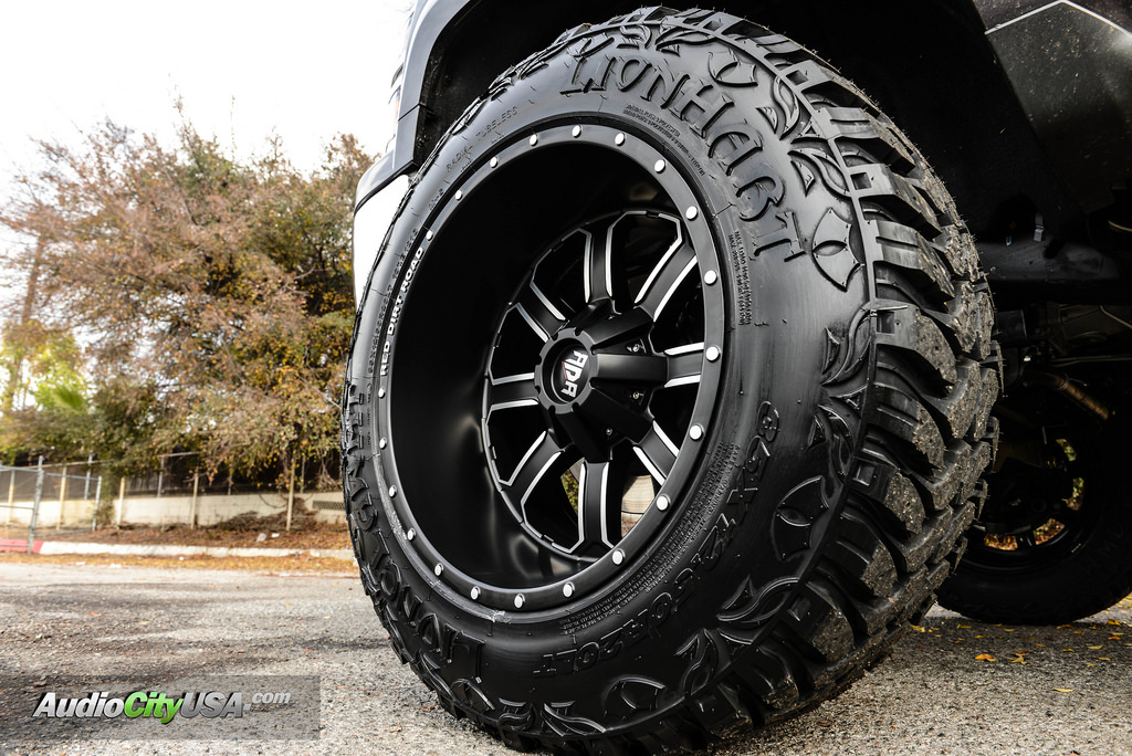photo 1 Chevrolet Silverado 2500HD custom wheels Red Dirt Road RD01 20x12.0, ET , tire size 315/60 R20. x ET 