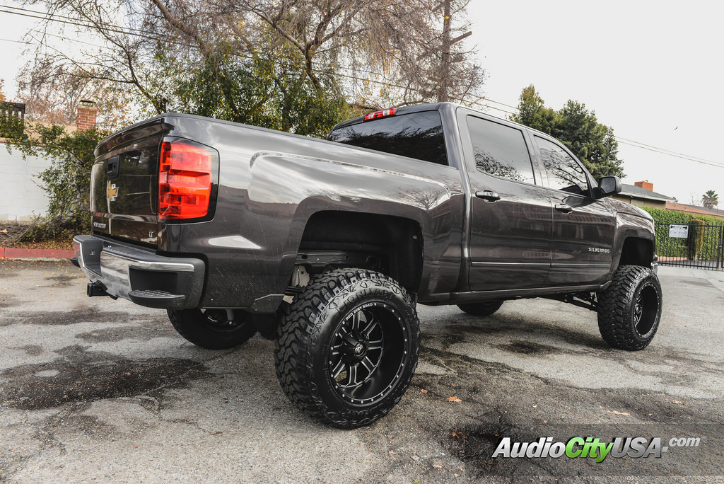 photo 5 Chevrolet Silverado 2500HD custom wheels Red Dirt Road RD01 20x12.0, ET , tire size 315/60 R20. x ET 