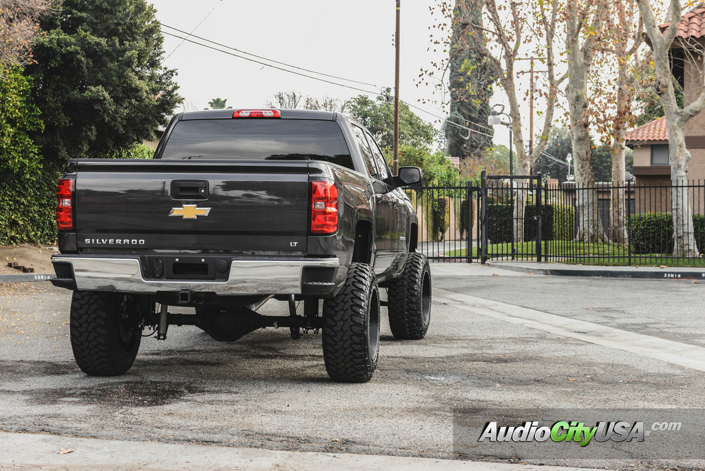 photo 6 Chevrolet Silverado 2500HD custom wheels Red Dirt Road RD01 20x12.0, ET , tire size 315/60 R20. x ET 