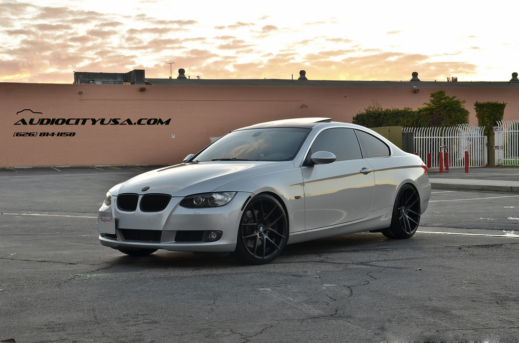 photo 4 BMW 335 custom wheels Niche Targa M130 20x8.5, ET , tire size 225/35 R20. 20x10.5 ET 255/30 R20
