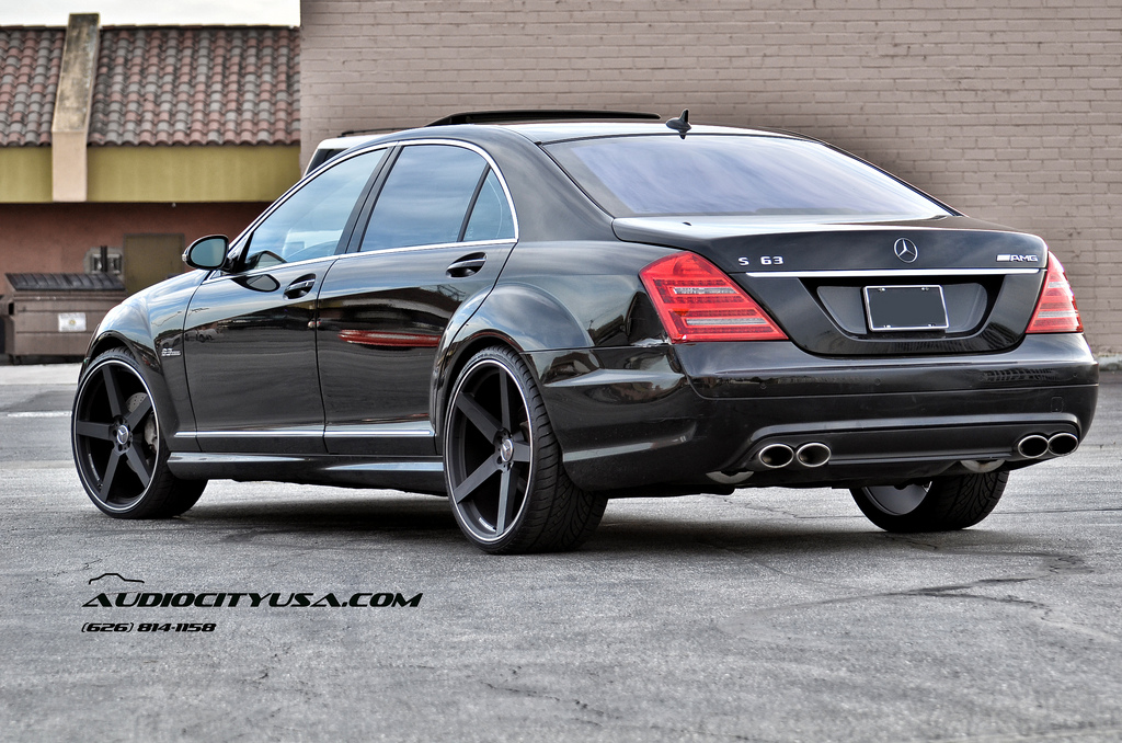 photo 4 Mercedes-Benz S-Class custom wheels Giovanna Koko Kuture Sardinia 5 22x9.0, ET , tire size 245/30 R22. 22x10.5 ET 295/25 R22