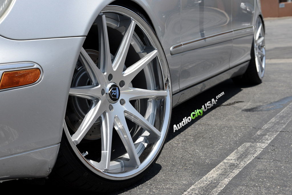 photo 3 Mercedes-Benz S-Class custom wheels Rohana RC 10 22x9.0, ET , tire size 235/30 R22. x ET