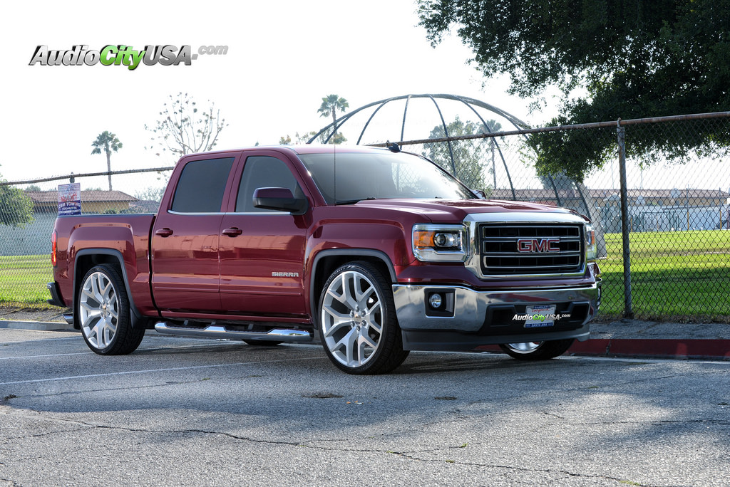 photo 3 GMC Sierra 2500HD custom wheels OEM 26x10.0, ET , tire size 305/30 R26. x ET