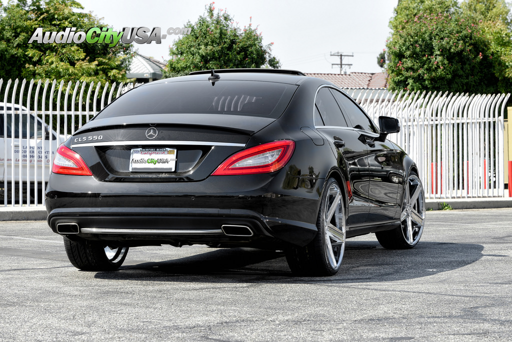 photo 3 Mercedes-Benz CLS-Class custom wheels Giovanna Dramuno 5 22x9.0, ET , tire size 235/30 R22. 22x10.5 ET 275/25 R22