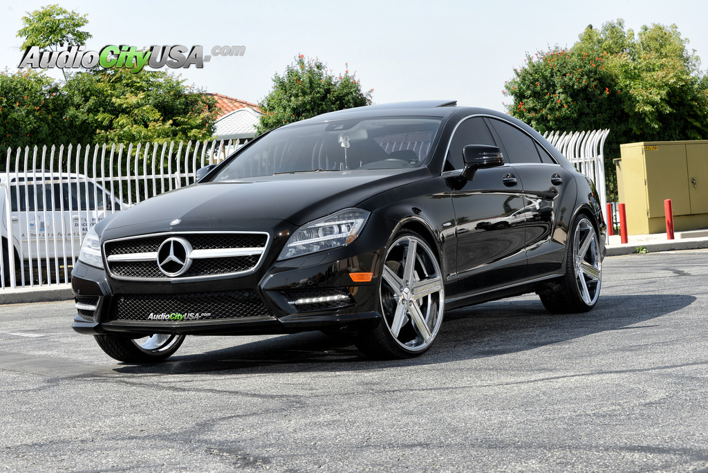 photo 5 Mercedes-Benz CLS-Class custom wheels Giovanna Dramuno 5 22x9.0, ET , tire size 235/30 R22. 22x10.5 ET 275/25 R22