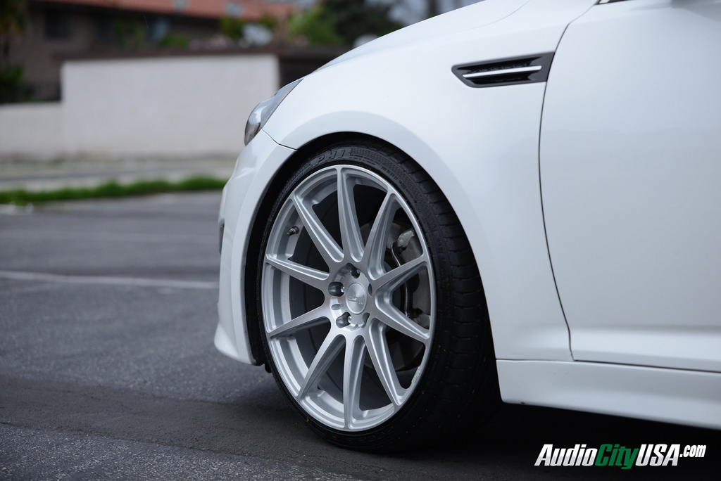 photo 1 Kia Optima custom wheels Niche Essen M146 20x8.5, ET , tire size 225/35 R20. 20x10.0 ET 255/30 R20