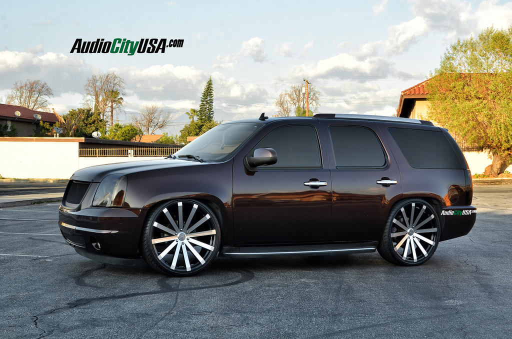 photo 4 GMC Yukon custom wheels Velocity VW 12 26x10.0, ET , tire size 295/30 R26. x ET 