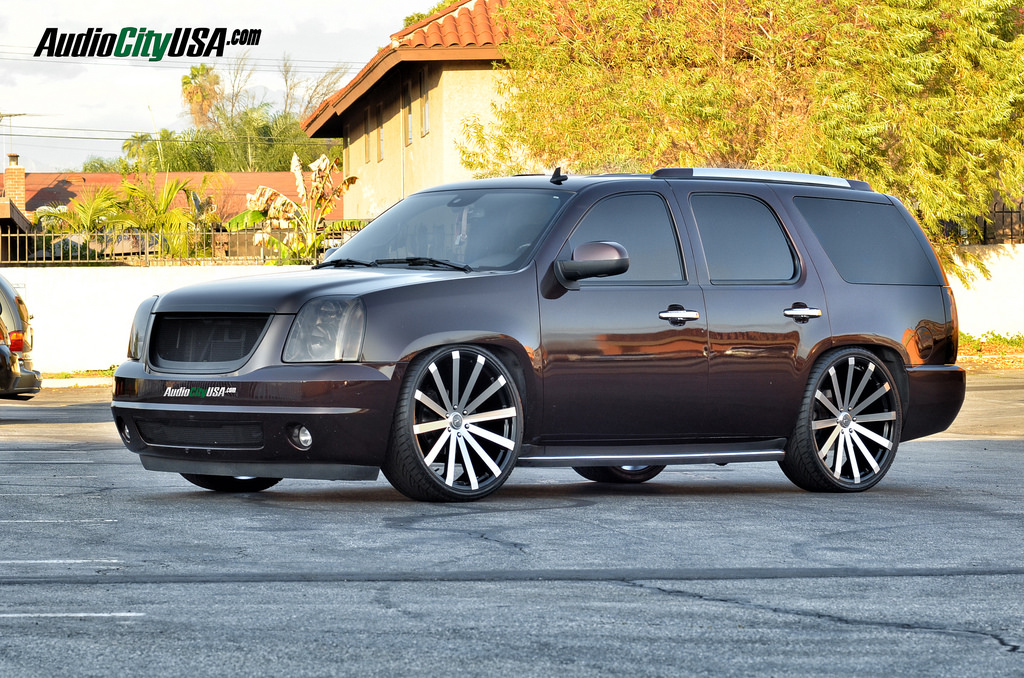 photo 5 GMC Yukon custom wheels Velocity VW 12 26x10.0, ET , tire size 295/30 R26. x ET 