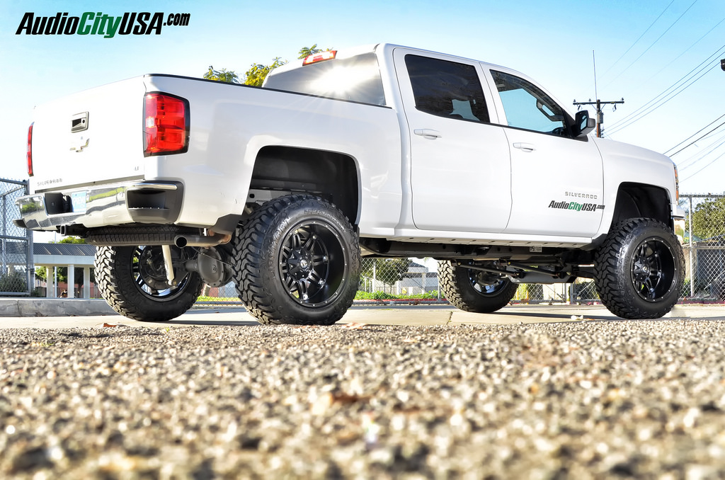 photo 3 Chevrolet Silverado 1500 custom wheels Fuel Hostage 20x12.0, ET , tire size 315/60 R20. x ET 