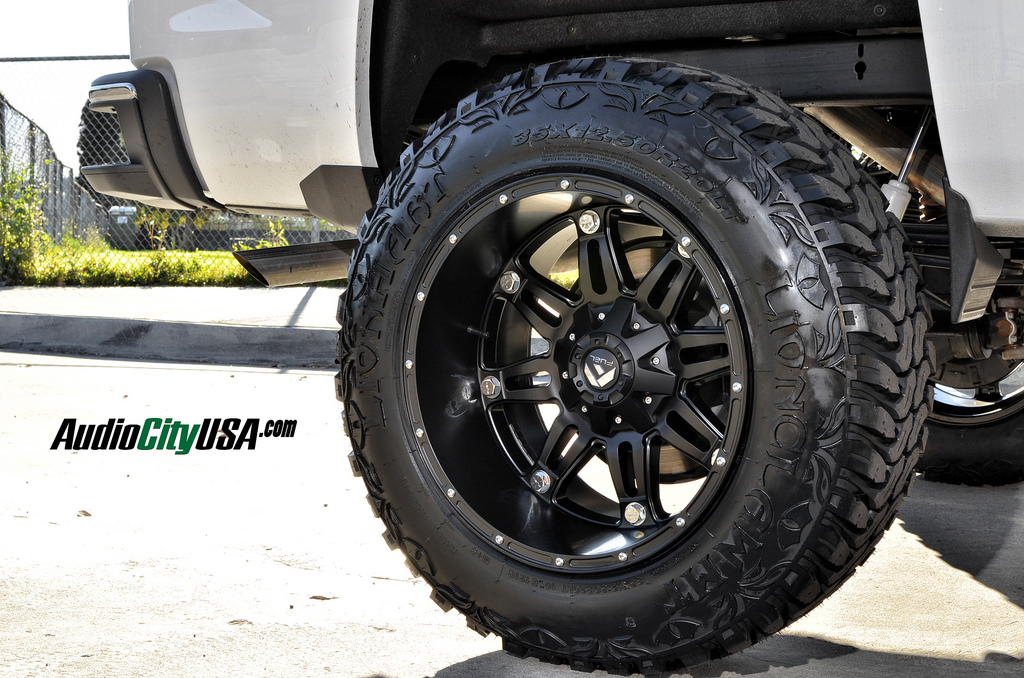photo 1 Chevrolet Silverado 1500 custom wheels Fuel Hostage 20x12.0, ET , tire size 315/60 R20. x ET 