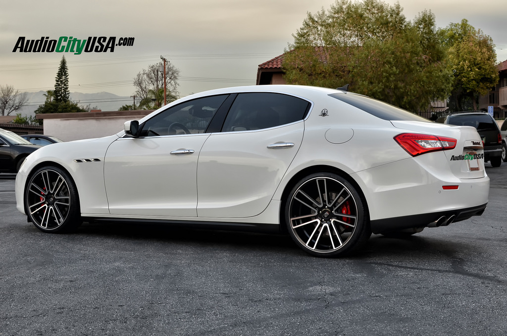 photo 2 Maserati Ghibli custom wheels Koko Kuture 22x9.0, ET , tire size 245/30 R22. 22x10.5 ET 295/25 R22