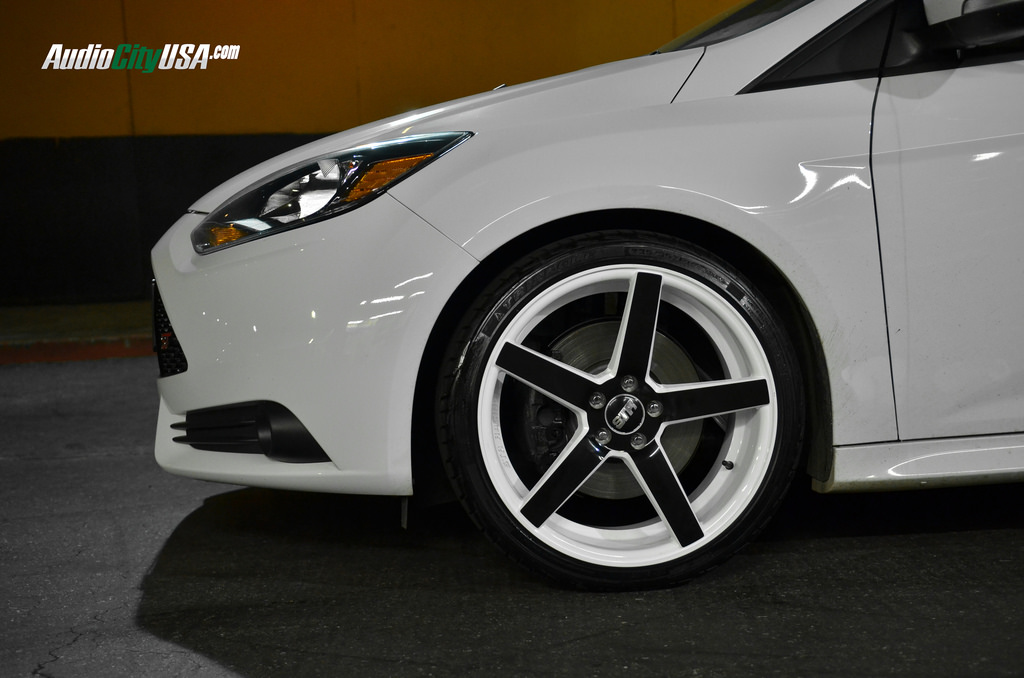 photo 1 Ford Focus ST custom wheels STR 607 19x8.5, ET , tire size 235/35 R19. x ET 
