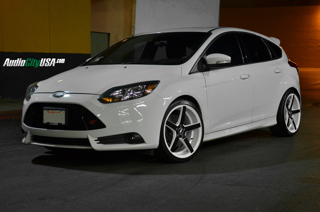 photo 2 Ford Focus ST custom wheels STR 607 19x8.5, ET , tire size 235/35 R19. x ET 