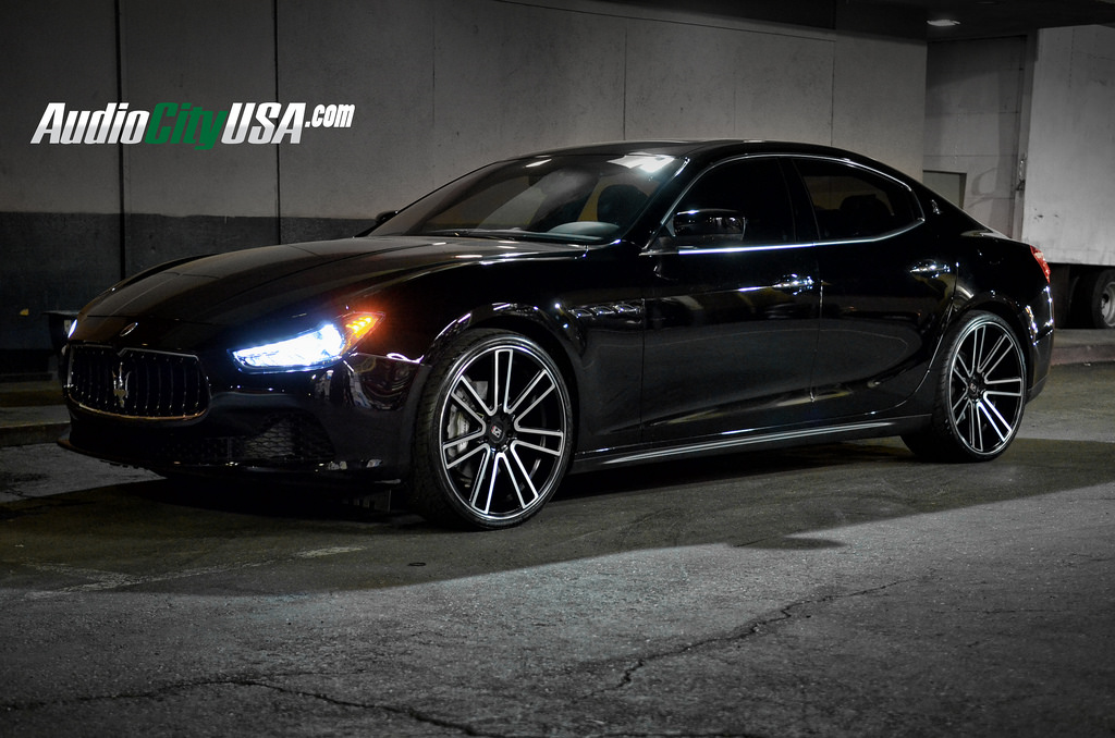 photo 2 Maserati Ghibli custom wheels Koko Kuture  Massa7 22x9.0, ET , tire size 255/30 R22. 22x10.5 ET 295/25 R22