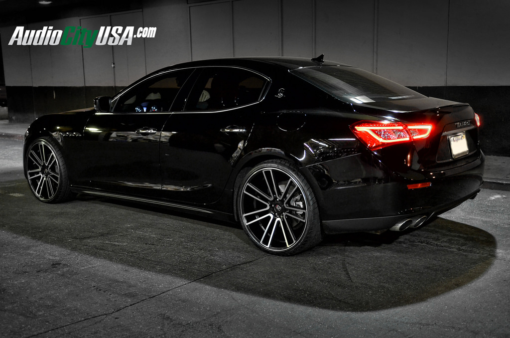 photo 7 Maserati Ghibli custom wheels Koko Kuture  Massa7 22x9.0, ET , tire size 255/30 R22. 22x10.5 ET 295/25 R22