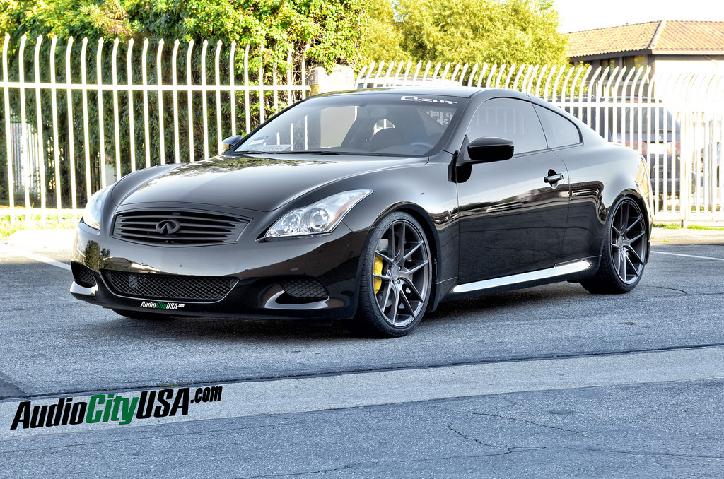 photo 2 Infiniti G37 custom wheels Niche Targa 20x8.5, ET , tire size 245/35 R20. 20x10.0 ET 275/30 R20