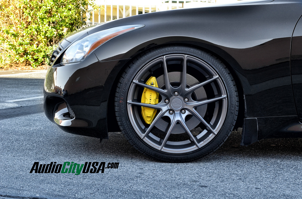 photo 3 Infiniti G37 custom wheels Niche Targa 20x8.5, ET , tire size 245/35 R20. 20x10.0 ET 275/30 R20